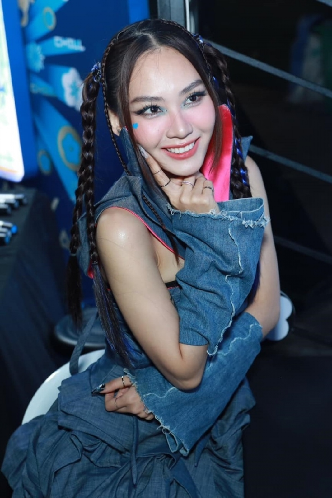 Hoa hậu Mai Phương làm rõ mối quan hệ với Phương Nhi sau clip giỡn mạnh tay gây tranh cãi - Hình 5
