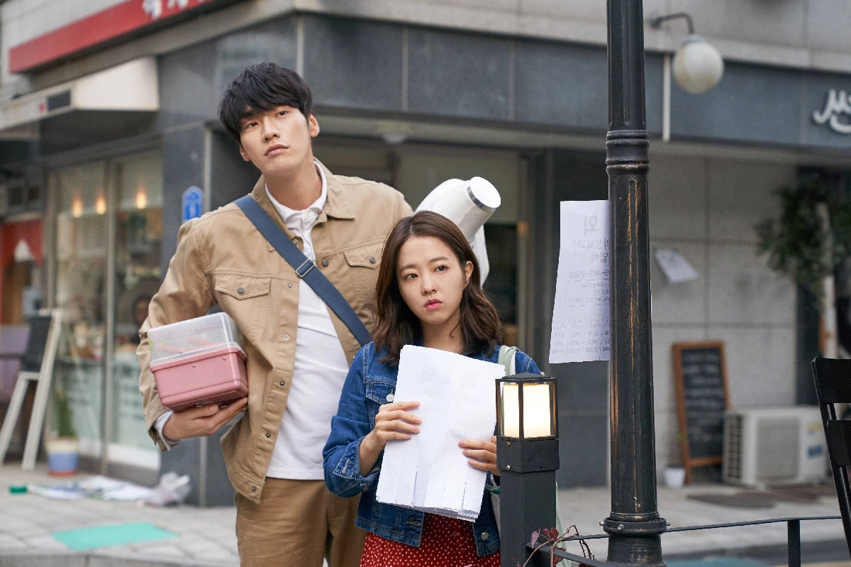 Kim Young Kwang - Nam chính loạn thần của Somebody: Chiều cao khủng, từng cặp kè Park Bo Young - Hình 1