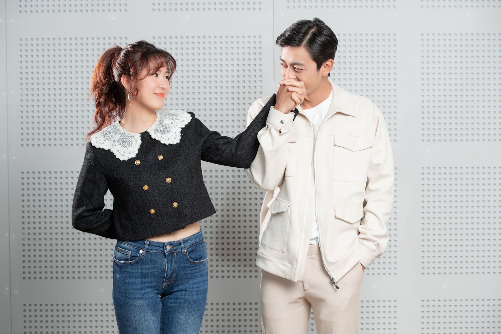 Dựa vai, bá cổ, nhìn nhau âu yếm... Lê Phương, Quốc Huy tình bể bình hết nấc - Hình 8
