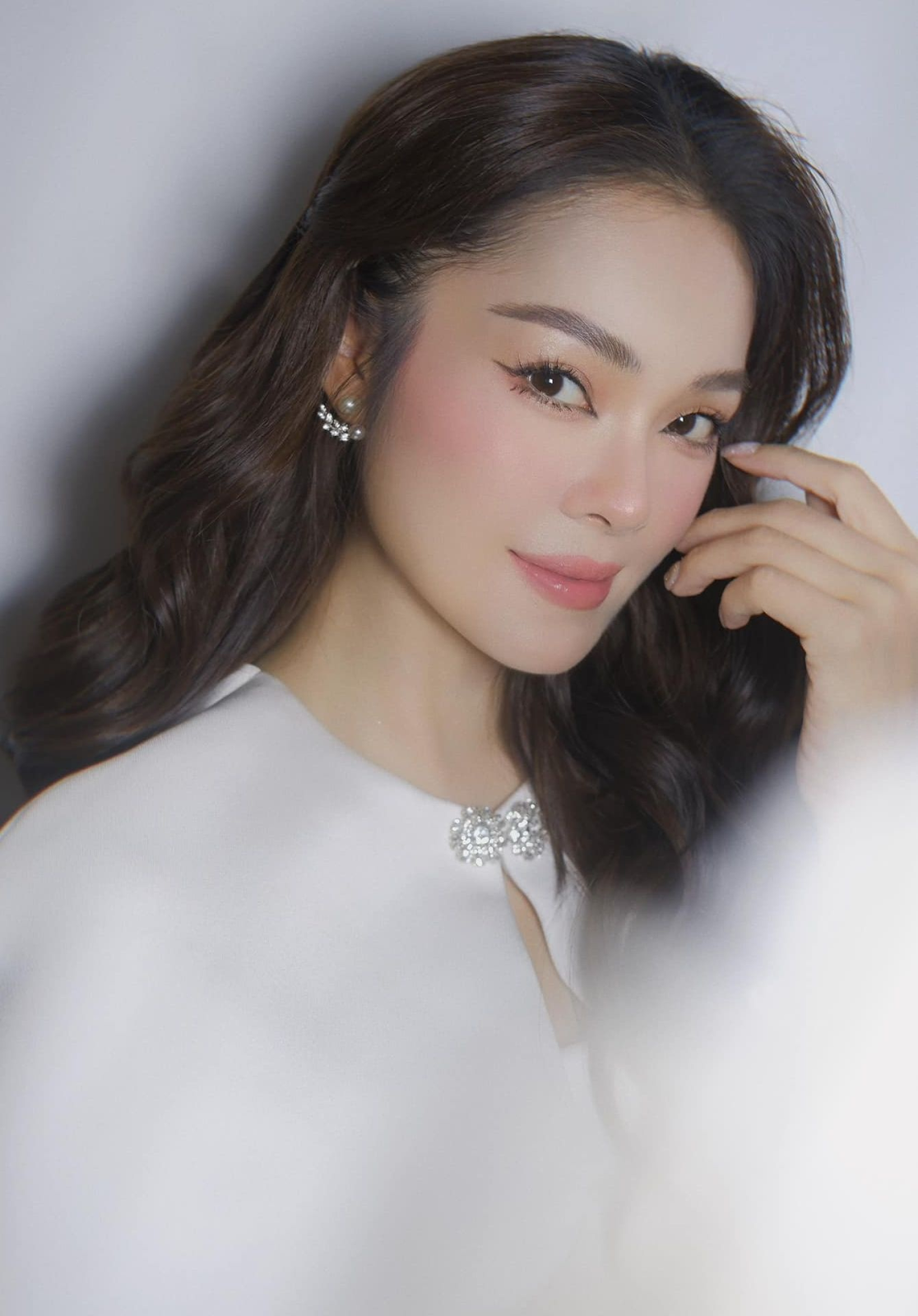 Dương Cẩm Lynh lên tiếng vụ nhận 100 triệu từ đồng nghiệp, đau đầu vì chủ nợ tưởng nhiều tiền - Hình 2