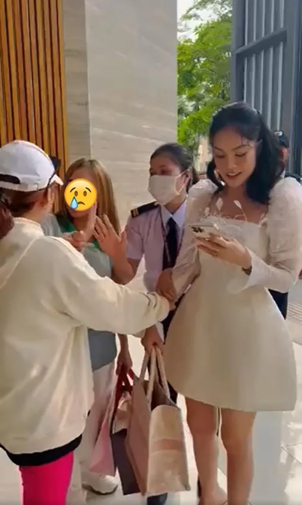 Dương Cẩm Lynh tự tin ra đường, gặp báo chí, chia sẻ về tình yêu sau khi trả hết nợ trong vài ngày - Hình 6
