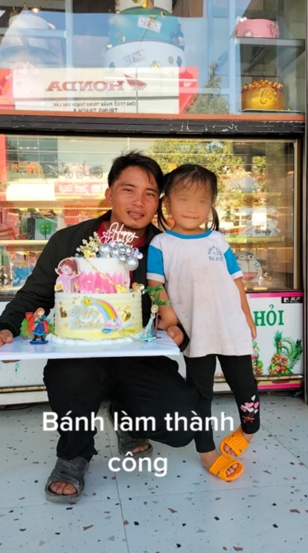 Bóc trần sự thật bé gái không có bánh kem sinh nhật, thổi hộp quẹt thay nến: Chính quyền lên tiếng - Hình 5