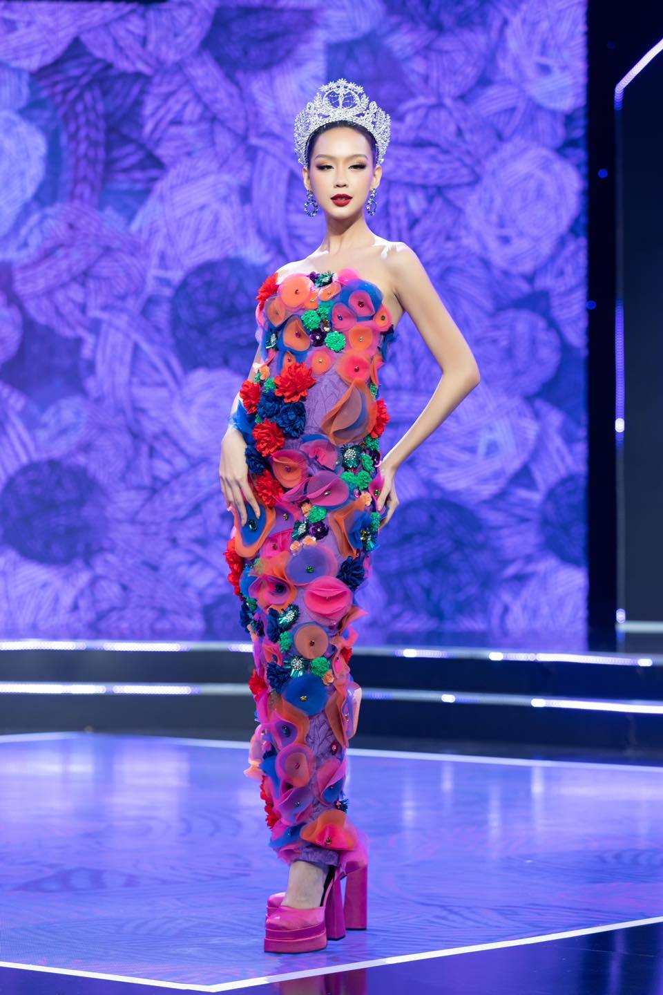 CEO Miss Universe làm 1 việc đặc biệt, chúc mừng Ngọc Châu, 'gà cưng' Nawat kèn cựa HH Bảo Ngọc - Hình 11