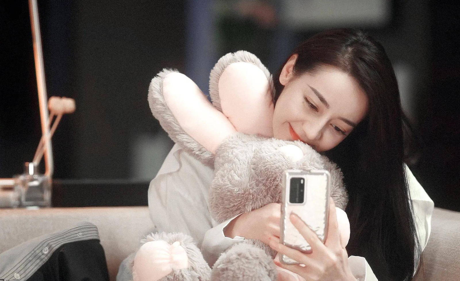 SỐC: Địch Lệ Nhiệt Ba sinh con đầu lòng, danh tính bố đứa bé gây choáng váng? - Hình 8