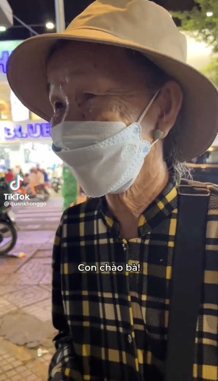 Quan Kong Go and a series of TikTokers have a way of doing charity that goes into peoples hearts, everyone sobbed and praised - Photo 7