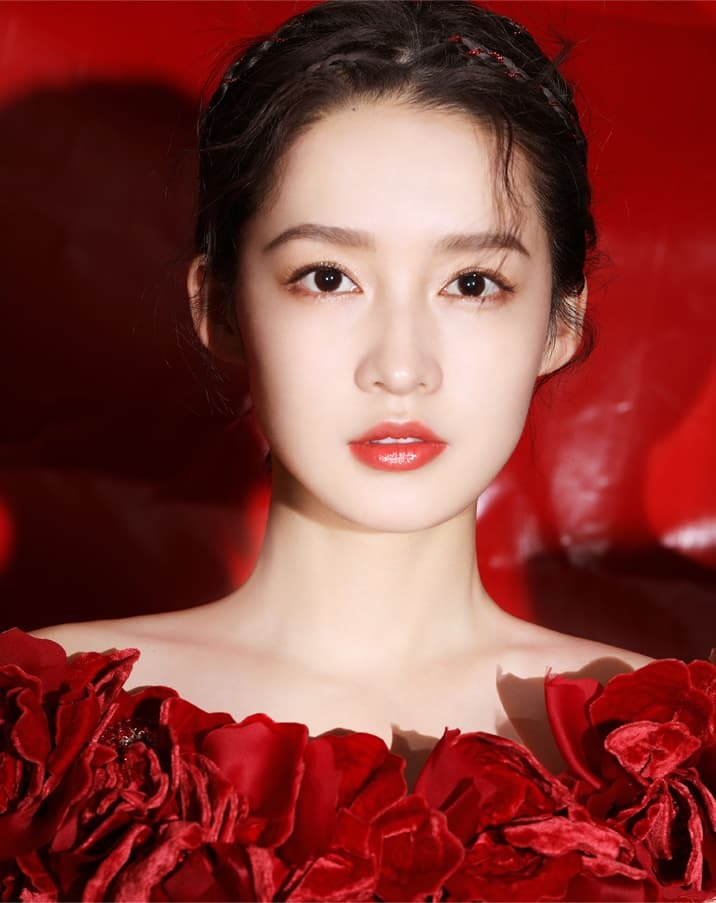 Dương Dung: Bỏ vai vì chán makeup, vừa đạt thành tích khiến Triệu Lệ Dĩnh đuổi theo không kịp - Hình 9