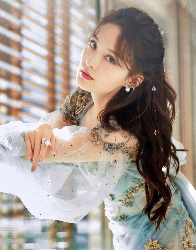 Dương Dung: Bỏ vai vì chán makeup, vừa đạt thành tích khiến Triệu Lệ Dĩnh đuổi theo không kịp - Hình 10