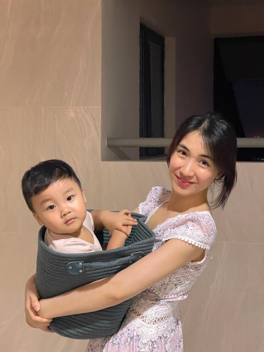 Hòa Minzy đưa con trai hẹn hò người đặc biệt dịp đầu năm, chia tay Công Phượng vẫn giữ điều này - Hình 1