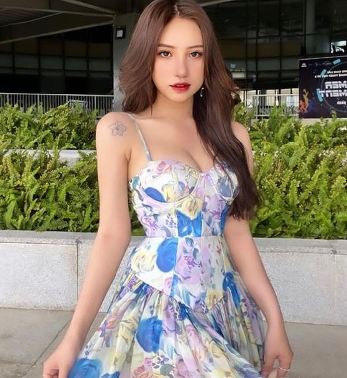 Hot girl 10x khoe đường cong, gợi cảm vì hình xăm siêu nhỏ