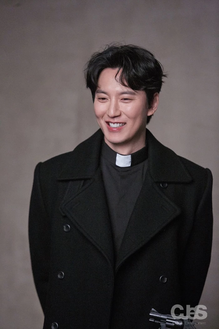 Kim Nam Gil: Nam chính gây sốt của 'Island', vướng nghi vấn hẹn hò từ Son Ye Jin đến Jang Nara - Hình 5