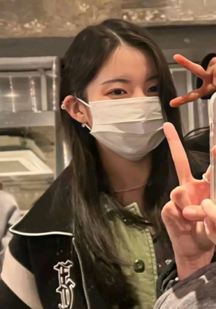 BLACKPINK tương lai mù mịt, nhóm nhạc đàn em sắp debut lộ info chất lừ, có đến 3 mỹ nhân ngoại quốc - Hình 8