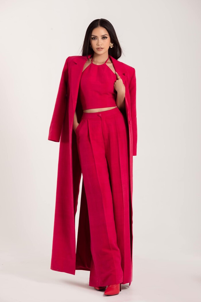 Ngọc Châu vừa lên đồ cực bén đổ bộ Miss Universe, 'ông lớn' đã bế vào Top 11 thí sinh mạnh nhất - Hình 4