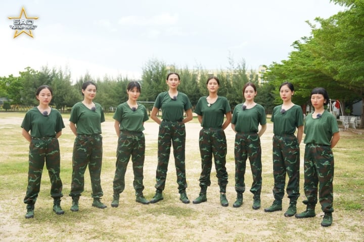Nhã Phương thừa nhận nhập ngũ vì sống quá sướng, một sao nữ bị tác động xái cả quai hàm? - Hình 1