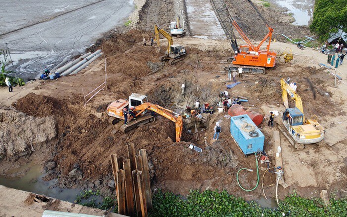 Chưa thể đưa xác bé trai 10 tuổi rơi xuống trụ bê tông 35m lên: Chuyên gia quốc tế vào cuộc - Hình 6