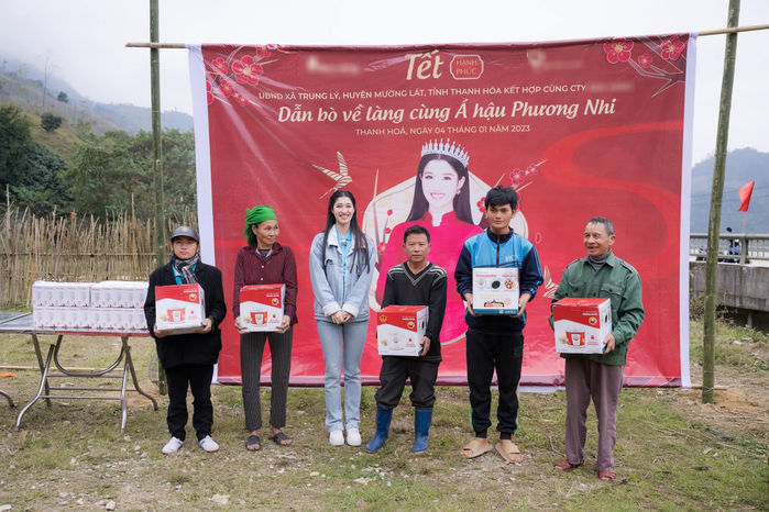 Á hậu Phương Nhi tặng 20 con bò cho bà con khó khăn ở Thanh Hóa - Hình 7