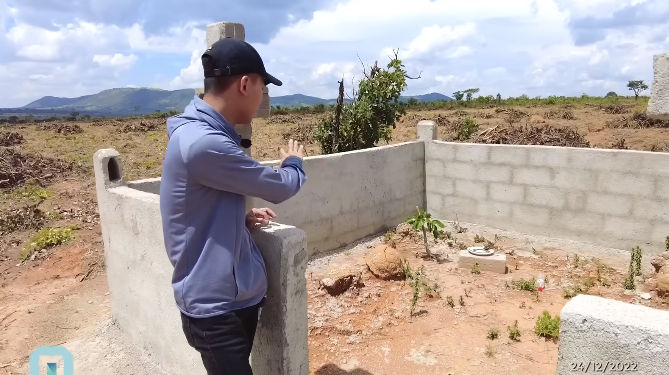 Quang Linh Vlog hoảng sợ, tiết lộ lý do liên tiếp gặp chuyện xui, vội vã làm 1 điều này - Hình 7