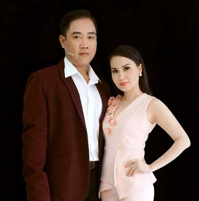 Đình Văn: Thợ sửa máy in thành Hoàng tử Mưa bụi, gặp biến cố phá sản, giờ ở ẩn bên vợ kém 24 tuổi - Hình 3