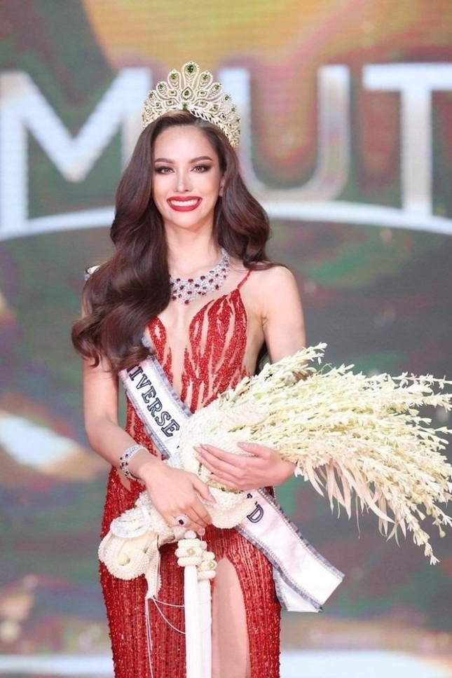 Miss Universe 2020 chê Ngọc Châu, Thái Lan lột xác ngoạn mục, lên trình tiếng Anh ăn đứt Engfa - Hình 6