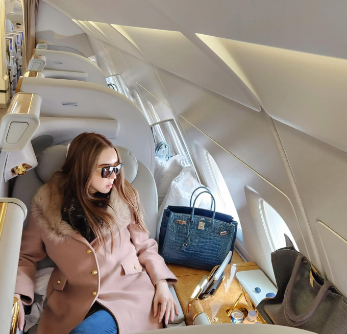 Ngọc Châu khác biệt trong 2 lần mang sash VN thi quốc tế, bất lợi vì CEO MU thay đổi format phút 90 - Hình 16