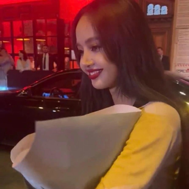 Lisa đăng ảnh với Jisoo - Rosé ở hộp đêm, 1 động thái thấy rõ quan hệ hiện tại của chị em BLACKPINK - Hình 5