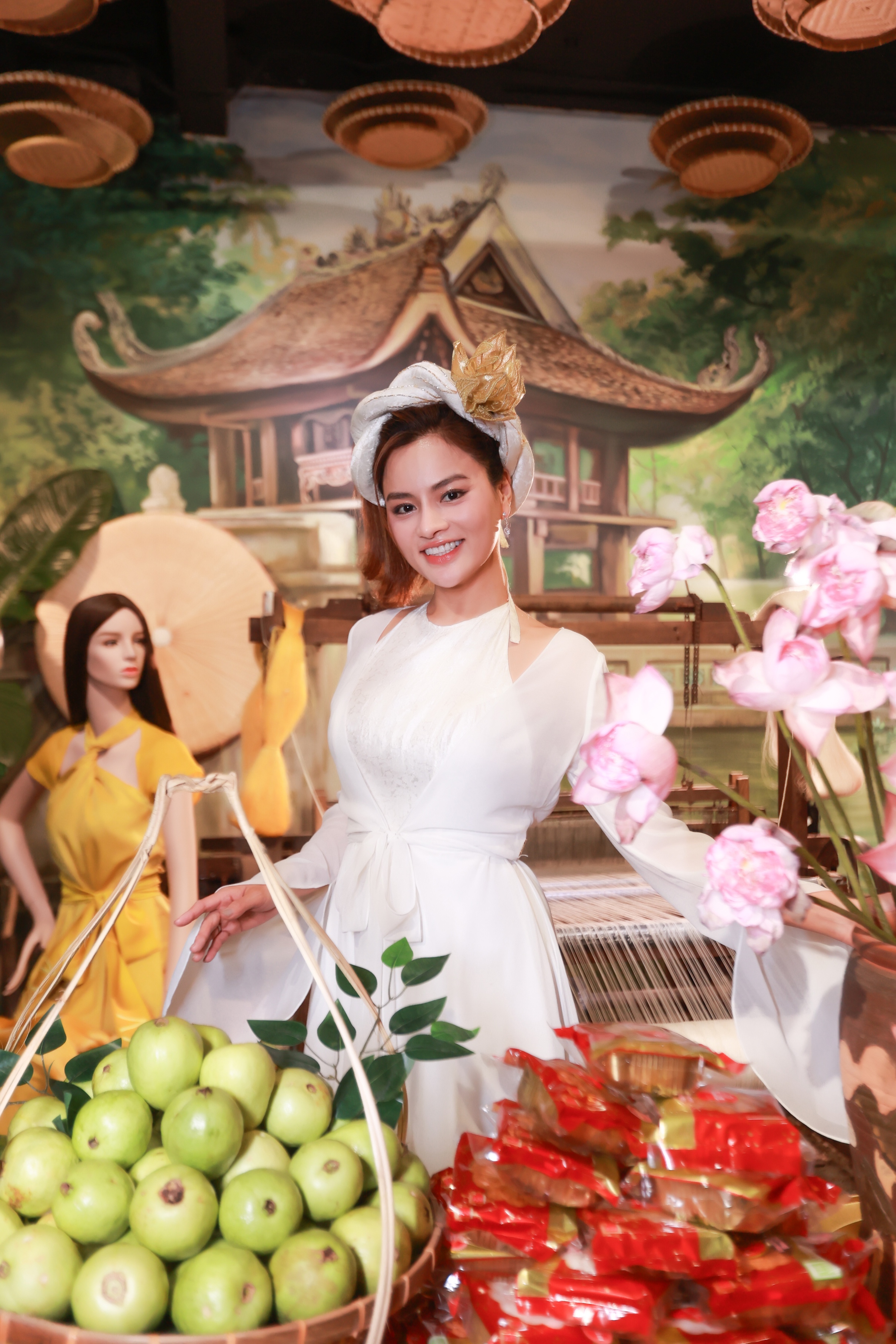 Vũ Thu Phương tiết lộ tuổi thơ thiếu thốn, khoe nhan sắc xinh đẹp của con gái 2k5 không thua hoa hậu - Hình 9