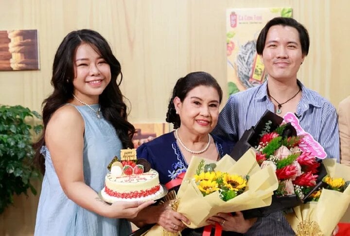 Bà Tư Ù phim Đất phương Nam: Ngoài đời đầy quyền lực, t.uổi già nhiều bệnh tật - Hình 4