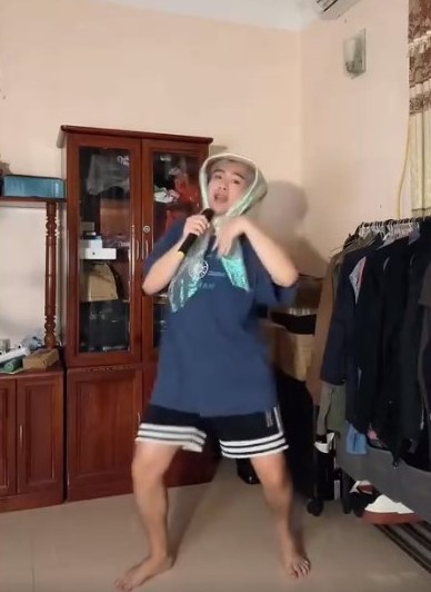 Chàng trai bỏ túi triệu view nhờ cà khịa Hoàng Thùy Linh hát live yếu kém, CĐM tích cực chia sẻ - Hình 1