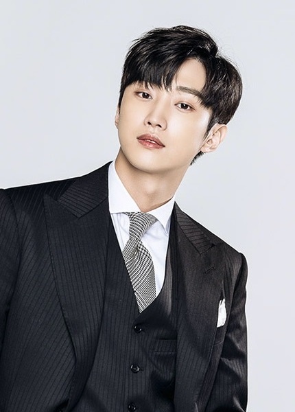 Jung Jin Young (B1A4): Mỹ nam toàn năng của giải trí Kbiz, được gọi là ông nội vì lý do đặc biệt - Hình 7