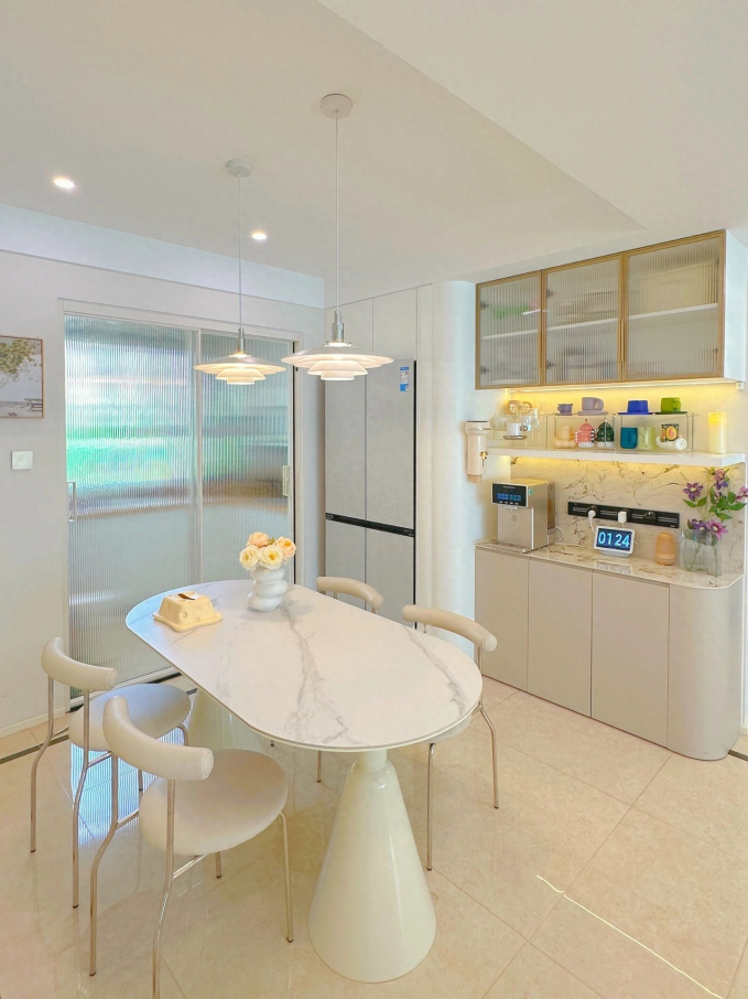 Ngắm căn hộ xinh như mộng của nữ tiếp viên hàng không, dù hiếm khi ở nhà nhưng vẫn đầu tư decor ấn tượng - Hình 6