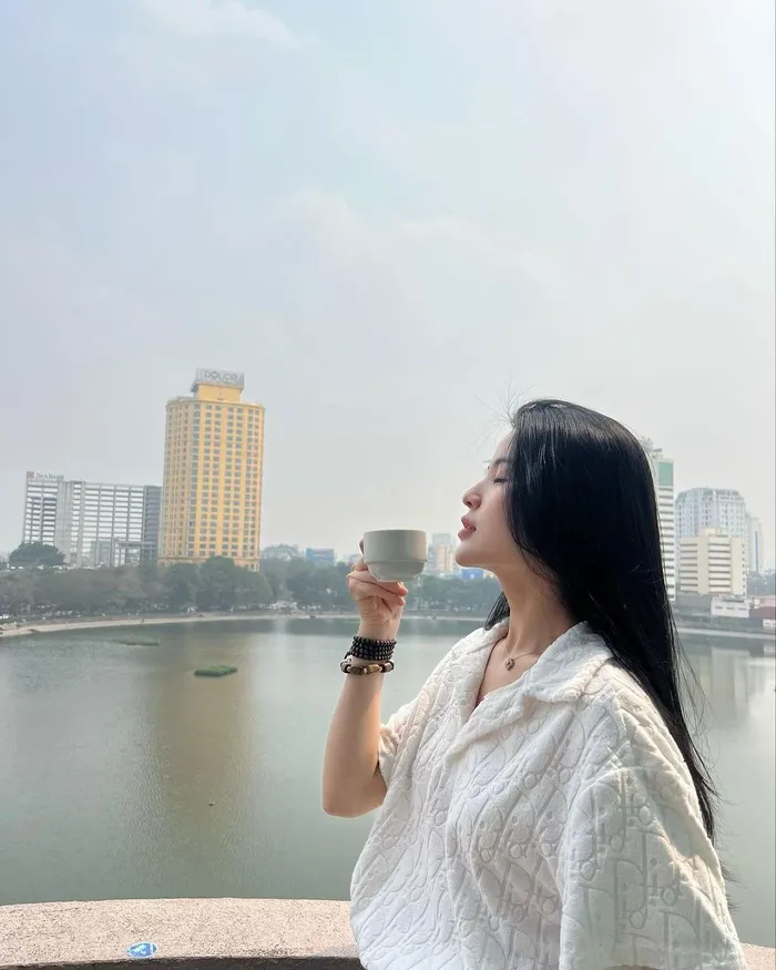 Ngắm nét quyến rũ của bạn gái Quang Hải - Hình 6