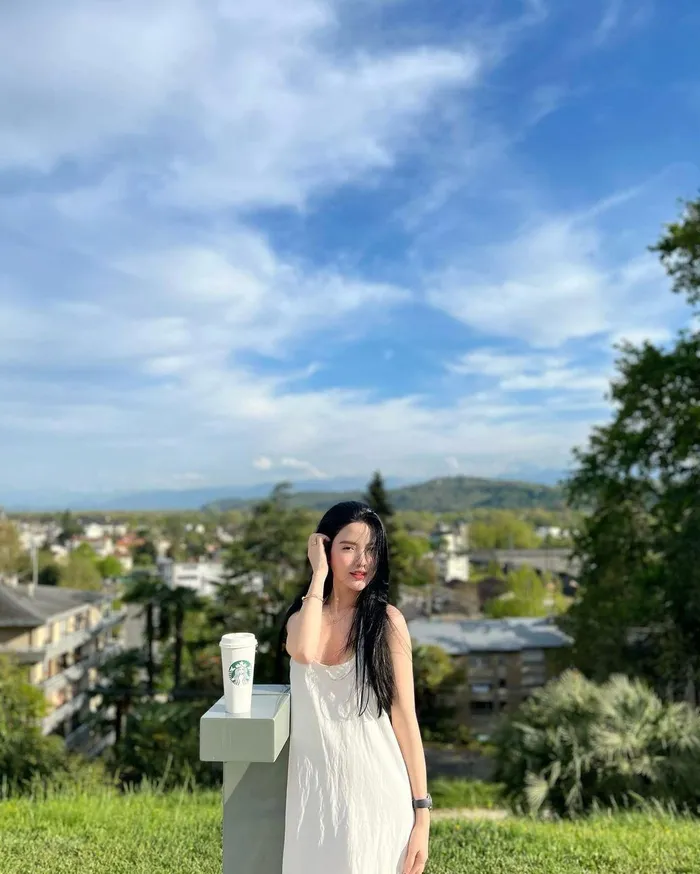 Ngắm nét quyến rũ của bạn gái Quang Hải - Hình 3