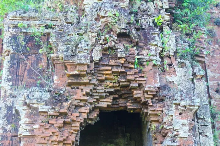 Nỗi buồn di tích - Hình 2
