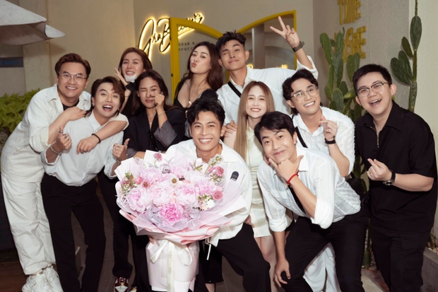 Vbiz rộn ràng mùa hỷ sự: 3 cặp tổ chức cùng tháng, 1 sao nam ăn hỏi với bạn trai và chờ đợi hôn lễ thế kỷ của Thanh Hằng - Hình 6