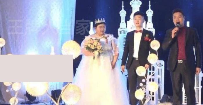 Cô dâu nặng 200kg bị quan khách chê bai thậm tệ, nhìn sang phản ứng của chú rể mới sốc - Hình 3
