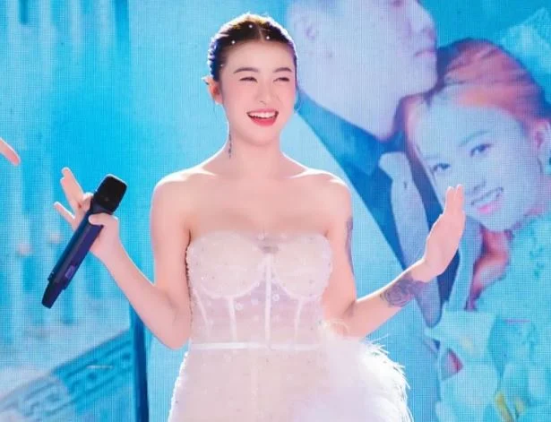 Sao nữ Vbiz vác bụng bầu đến nhà antifan, nổi điên vì bị vu khống làm ngành, thứ trôi sông lạc chợ - Hình 3