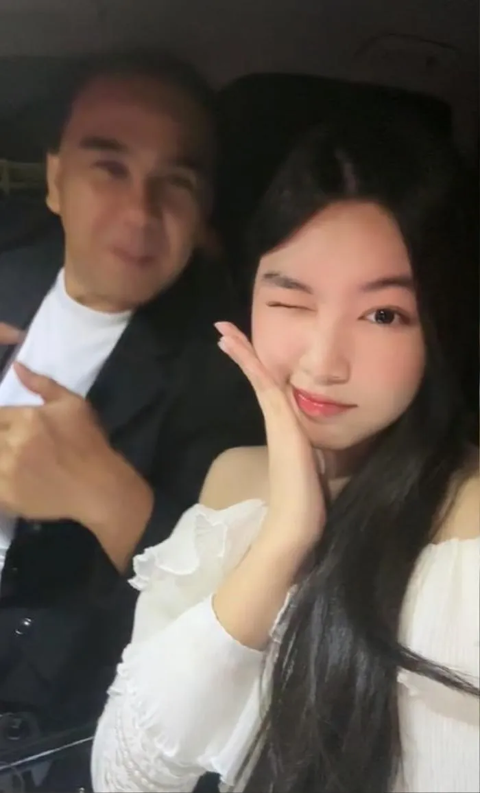 Lọ Lem - Hạt Dẻ nhà MC Quyền Linh chặt đẹp camera thường, hành động của cô chị gây chú ý - Hình 6