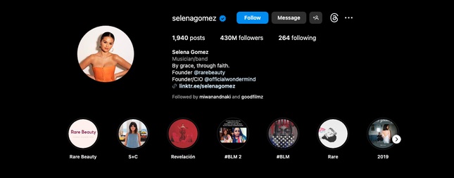 Selena Gomez âm thầm like tài khoản fan couple Jelena dù tình cũ đã có vợ, fan lắc đầu ngán ngẩm - Hình 1