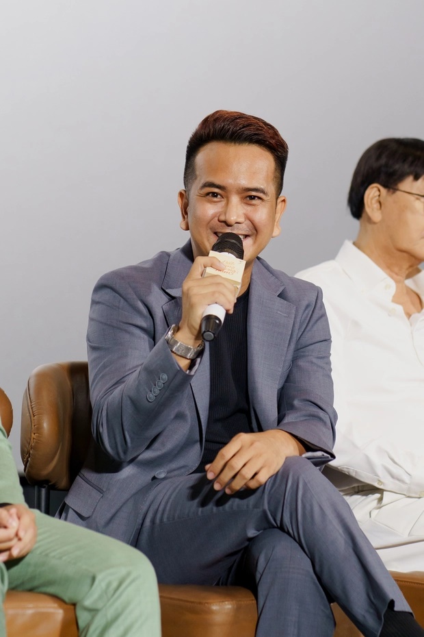 Trấn Thành bị tiền bối chấn chỉnh giữa sự kiện vì lại khóc, bối rối trước lời đề nghị bao rạp - Hình 4