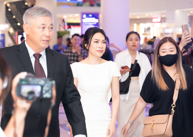 Mỹ Tâm bị khui chuyện hối Mai Tài Phến lấy vợ Đà Nẵng: Lại 1 chị đại Vbiz sắp lên xe hoa? - Hình 2