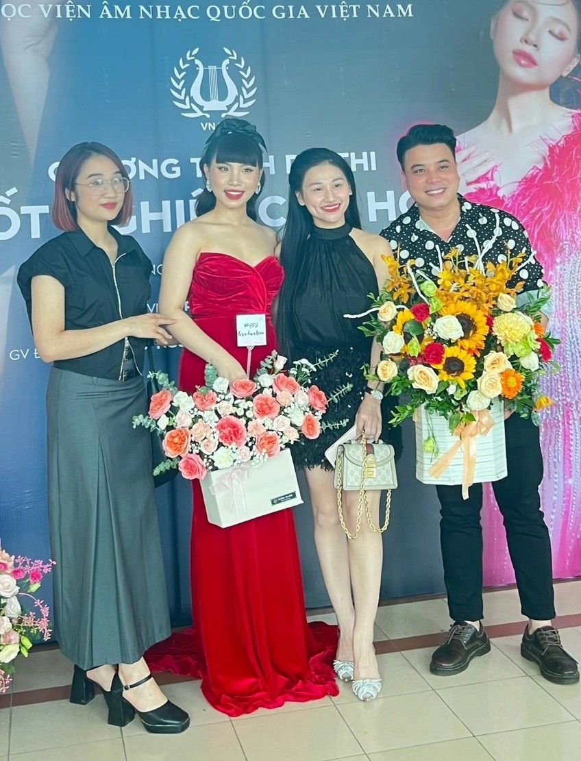 Sao Mai Lan Quỳnh bị cô giáo cũ tố vô ơn: Tốt nghiệp Thạc sĩ điểm tuyệt đối, bố là cây văn nghệ - Hình 7