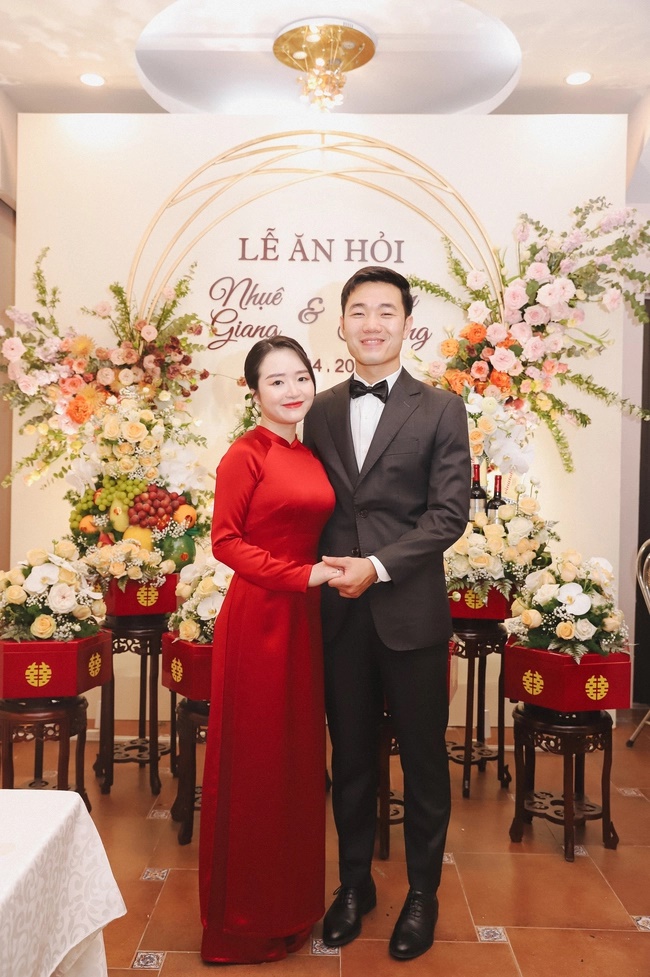 Nhuệ Giang: Vợ giám đốc của Xuân Trường, gia thế khủng, sống kín tiếng, đẹp mặn mà sau sinh con - Hình 5