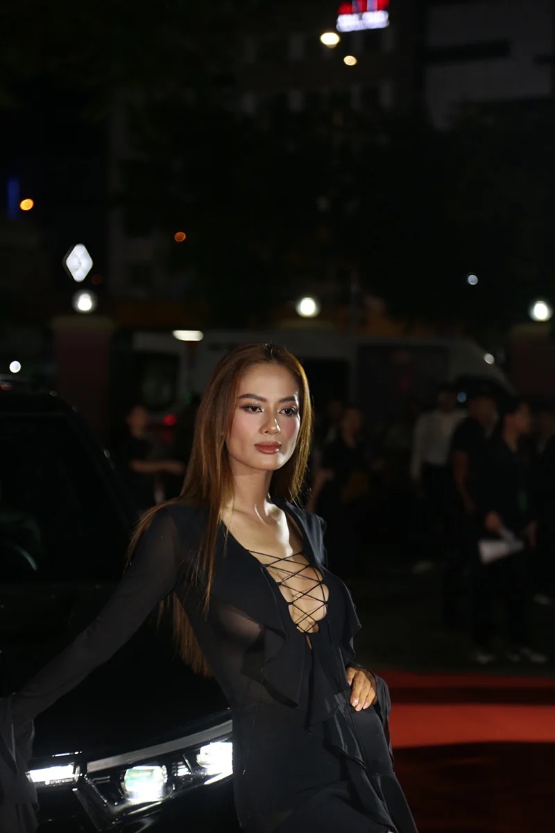 Phạm Thoại biến hình làm búp bê Barbie, mang hẳn 1 thứ giật spotlight tại Chung kết The New Mentor - Hình 1