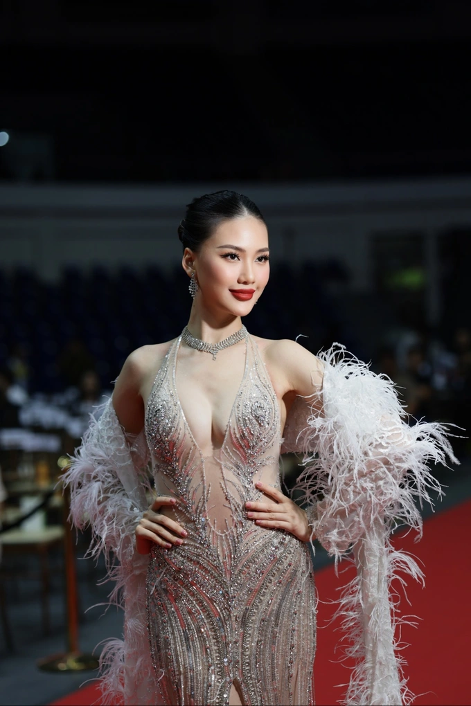 Bùi Quỳnh Hoa trở thành 1 trong những thí sinh chủ chốt tại MU 2023, đời tư không còn là rào cản! - Hình 7