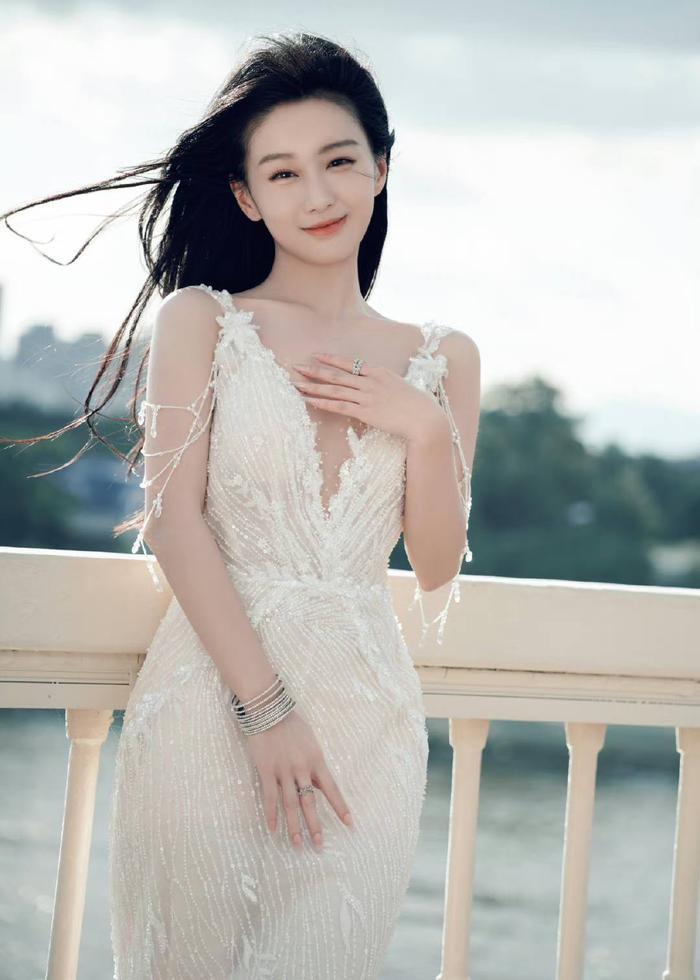 La Vân Hi chính thức chia tay Bạch Lộc, công khai hẹn hò với mỹ nhân từng yêu thầm Thành Nghị - Hình 3