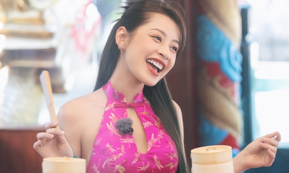 Cbiz xem Chi Pu như đại minh tinh, đứng chung sân khấu toàn sao hạng A, nhiều mỹ nhân chỉ biết ước - Hình 3