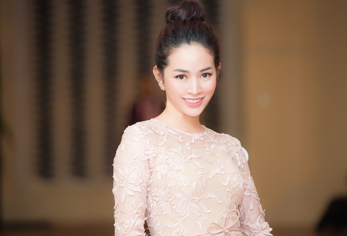 Mai Thanh Hà: Ngọc nữ điện ảnh bị chỉ trích vì tạo dáng phản cảm trên sóng Người ấy là ai? - Hình 2