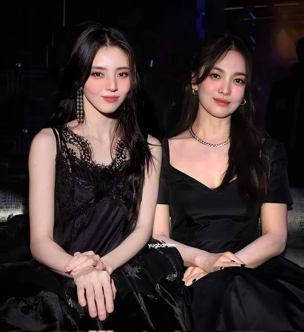 Song Hye Kyo bị bắt tại trận vui vẻ cùng người mới, không ngại thả hint tình tứ, netizen xôn xao? - Hình 6