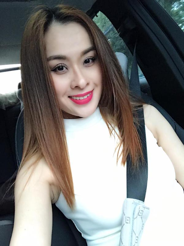Thúy Nga: Trưởng nhóm Mắt Ngọc có đời tư bí ẩn bị nghi ngờ giới tính vì lấp lửng chuyện lập gia đình - Hình 4