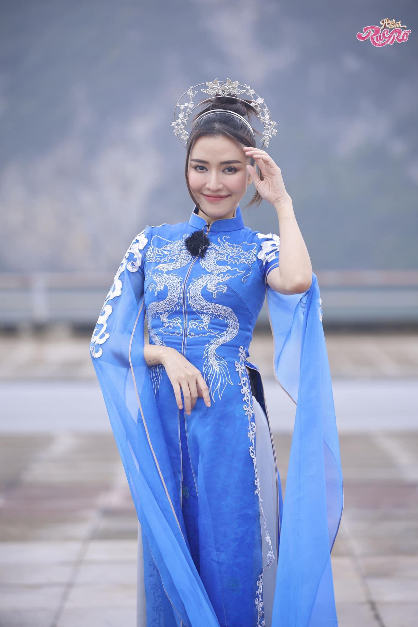 Bích Phương khóc nức nở vì bản thân yếu kém, bị công kích điệu chảy nước, giao tiếp xã hội dở tệ - Hình 6