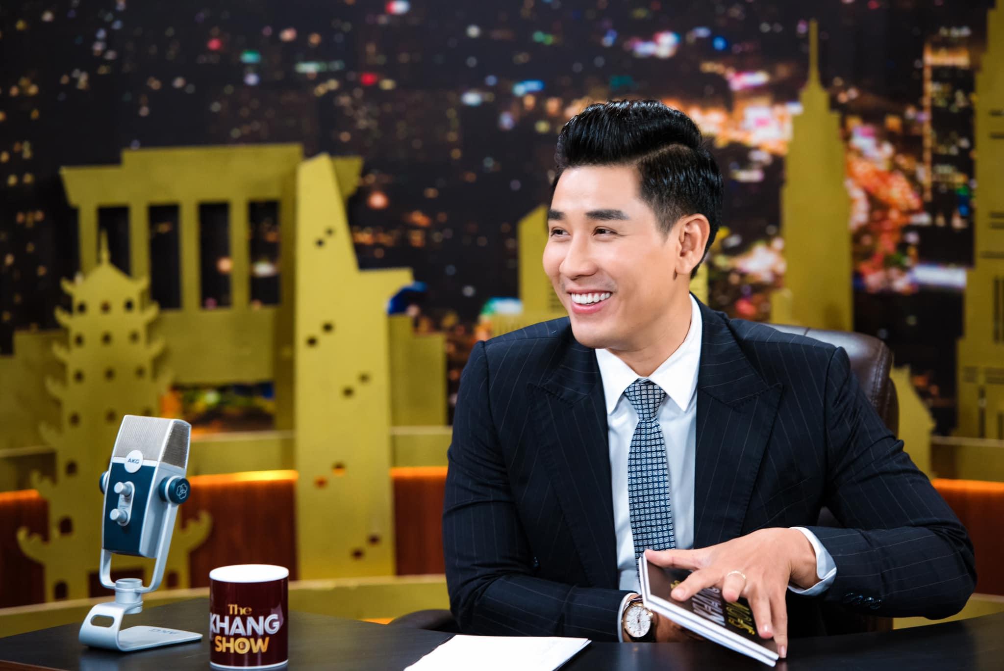 Lưu Hương Giang đơ người trên thảm đỏ với câu hỏi kém duyên, MC Nguyên Khang bị CĐM công kích - Hình 10